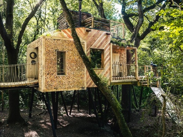 Side view of exterior treehouse